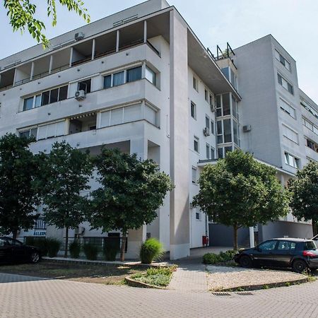 Inci Apartman Pecs Luaran gambar