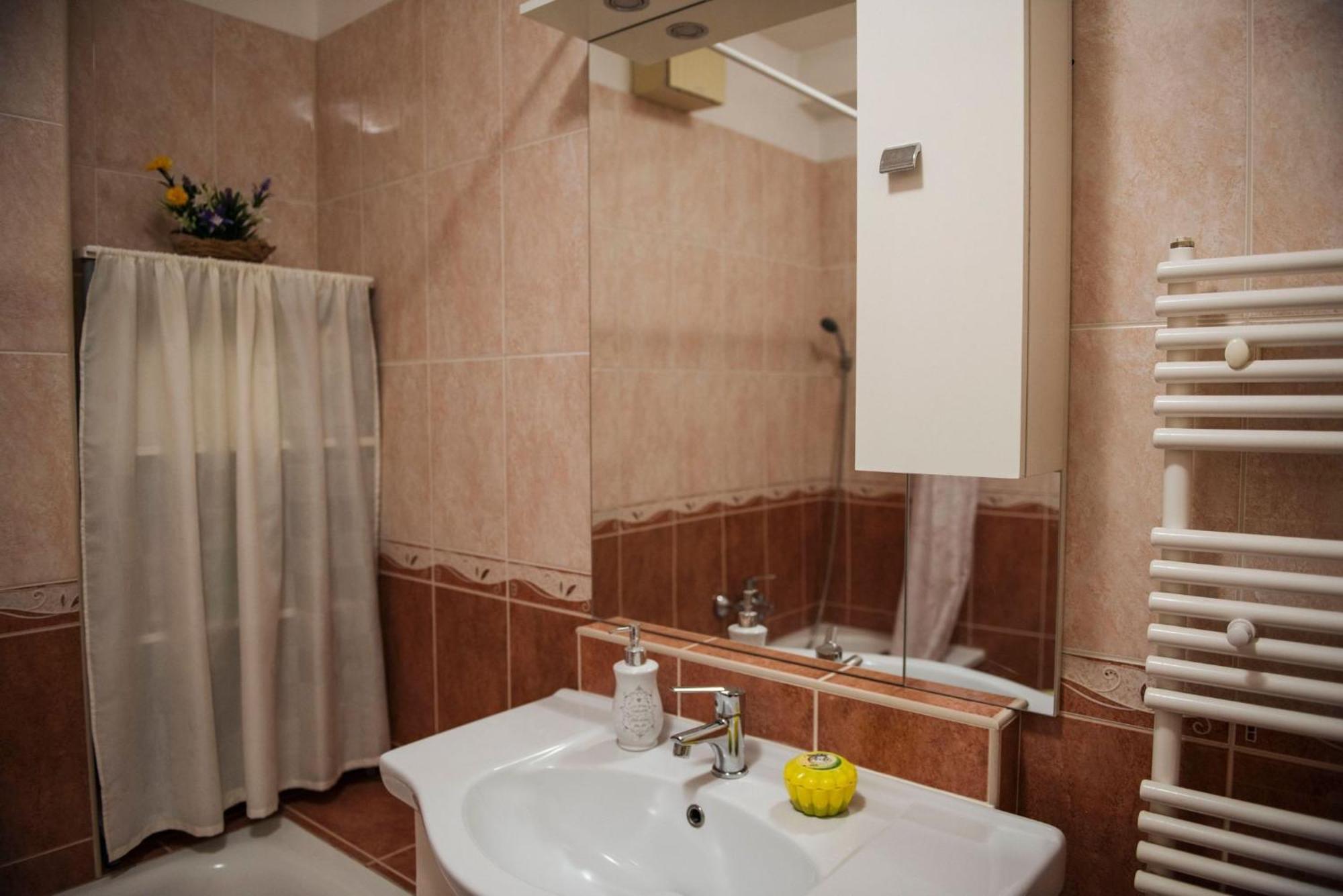 Inci Apartman Pecs Luaran gambar