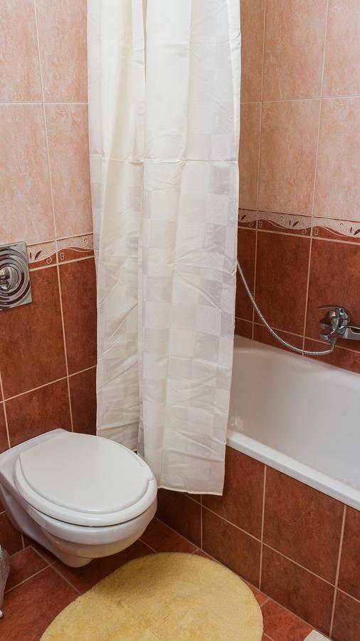 Inci Apartman Pecs Luaran gambar